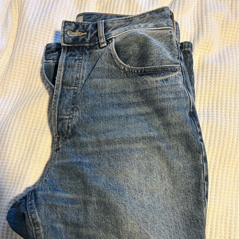 Size 29 curvy 90s cheeky straight leg jeans